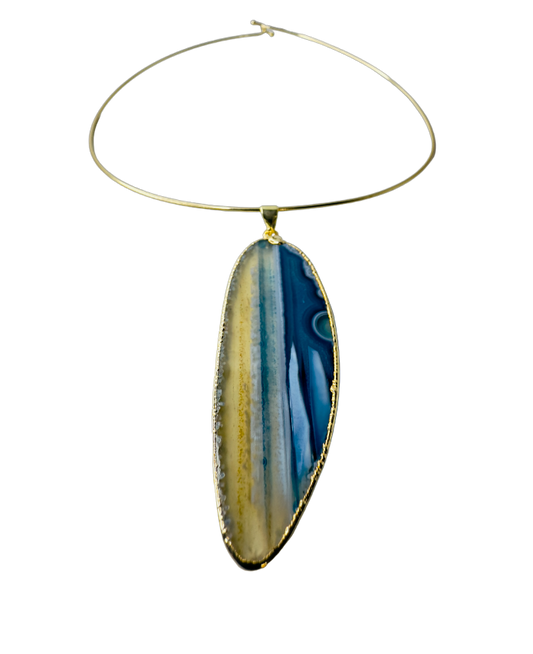 Medalha de Ágata Orgânica (Organic Agate Medal) - Gold Plated Thin Hoop Necklace