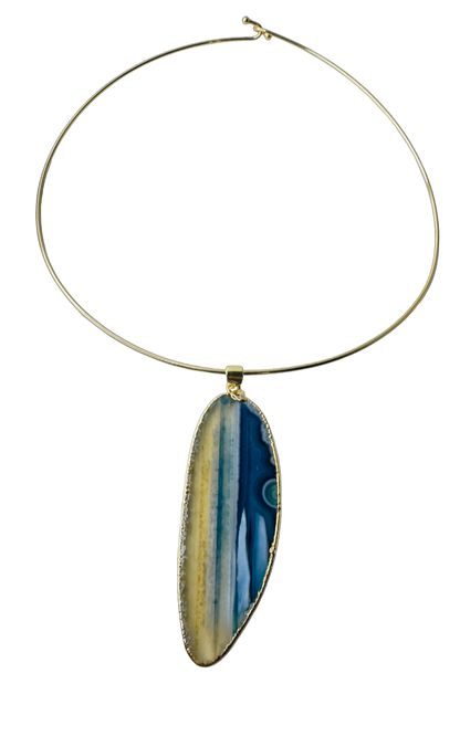 Medalha de Ágata Orgânica (Organic Agate Medal) - Gold Plated Thin Hoop Necklace