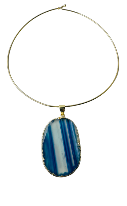 Medalha de Ágata Orgânica (Organic Agate Medal) - Gold Plated Thin Hoop Necklace