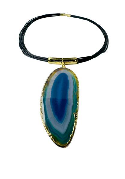 Medalha de Ágata Orgânica (Brazilian Organic Agate Medal) Leather Necklace