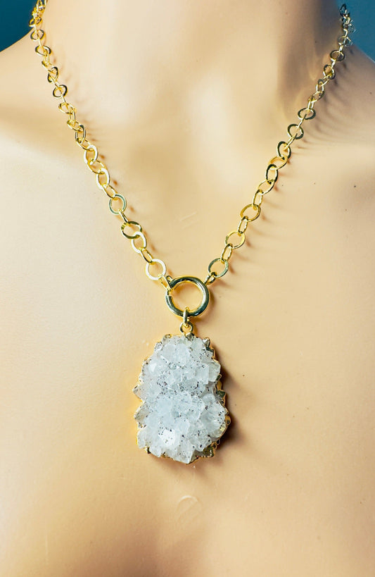 Gold Plated Round Thread Chain with Drusa de Cristal (Crystal Druzy)