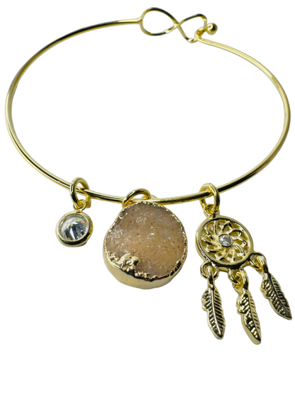 Natural Stone Trio Bracelet - Drusa de Ágata (Goddess Agate), Ponto de Luz Zirconia (Zirconia Point of Light) & Filtro dos Sonhos (Dreamcatcher) charm - Gold Plated