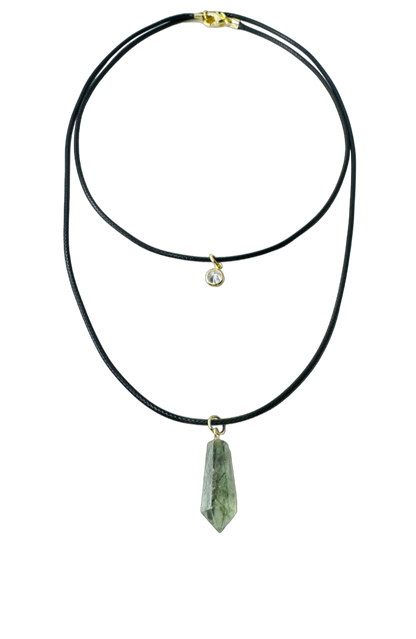 Double String Leather Necklace - Cristal Epidoto (Epidote Quartz) and Point of Light Zirconia - Gold Plated