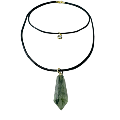 Double String Leather Necklace - Cristal Epidoto (Epidote Quartz) and Point of Light Zirconia - Gold Plated