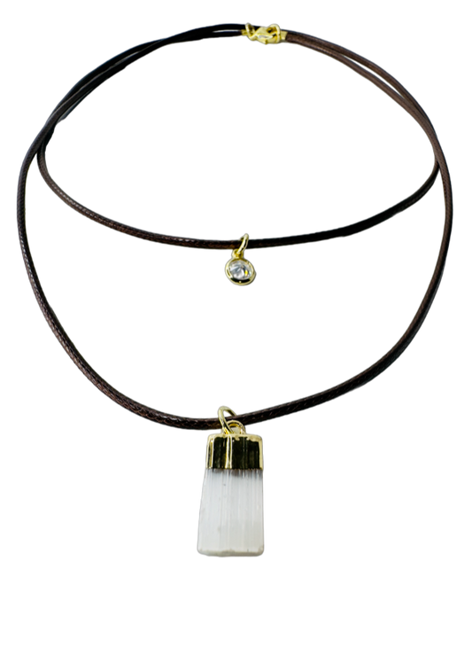 Double String Leather Necklace - Selenita Branca (White Selenite) and Point of Light Zirconia - Gold Plated